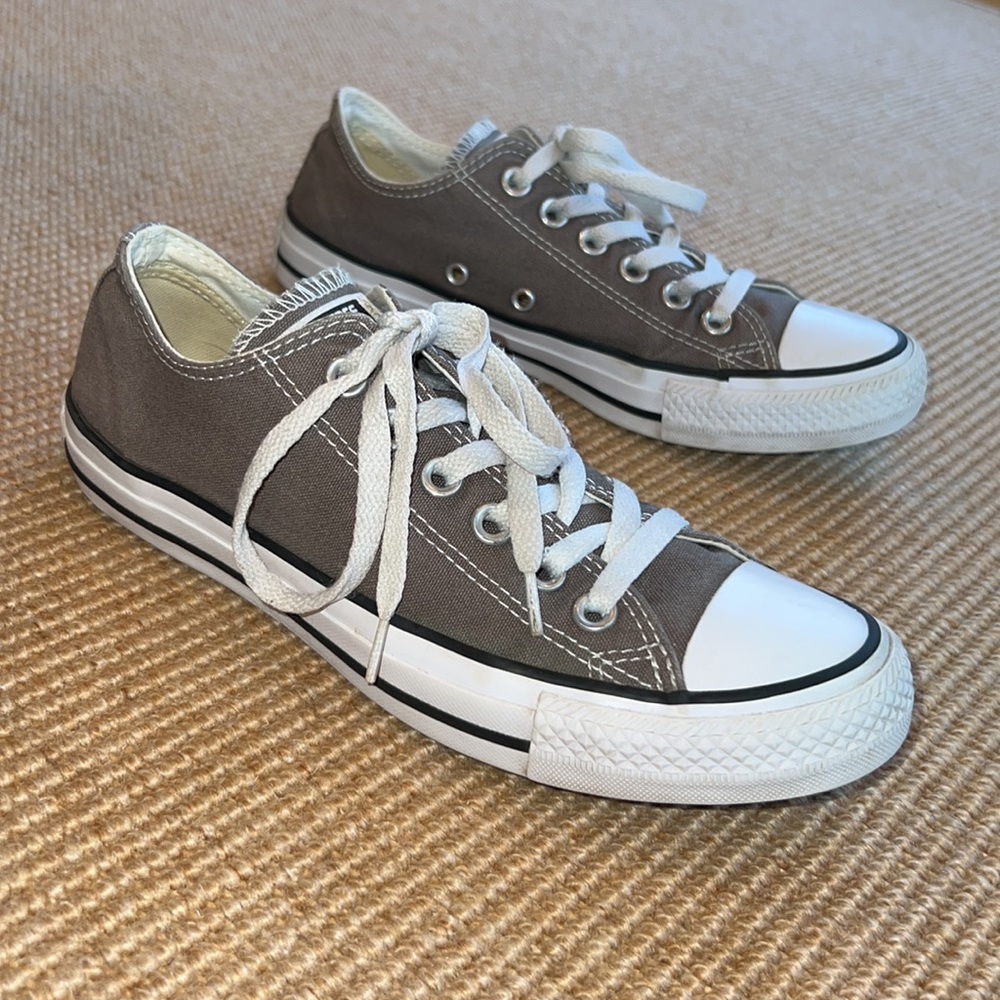 Converse All Star Gray  Sneakers Sz 7 - Picture 2 of 8